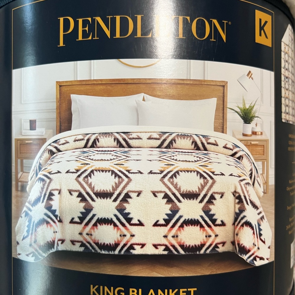 COPY - Pendleton king size blanket White native colors 112 Inch by 92 inch